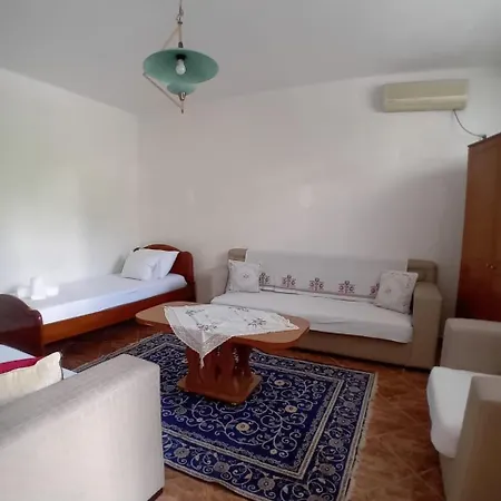 Stone Getaway Apartment