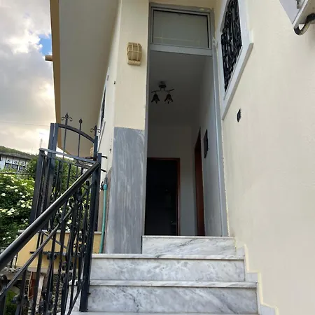 Stone Getaway Apartament