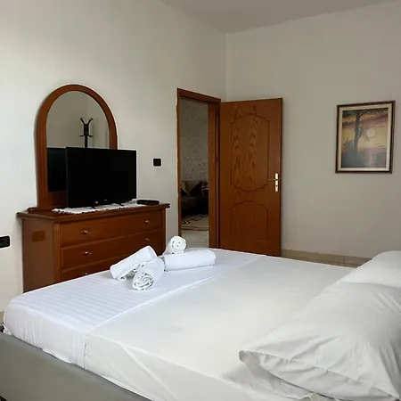 Stone Getaway شقة